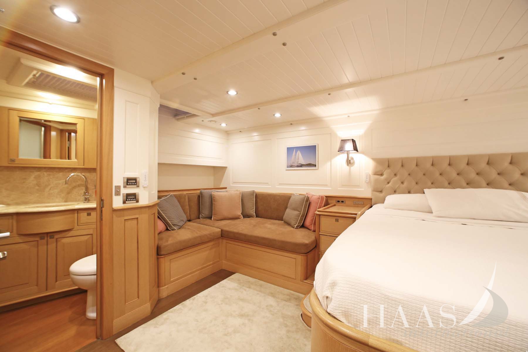 37-ZENITH ©ManfredHaas Master Stateroom